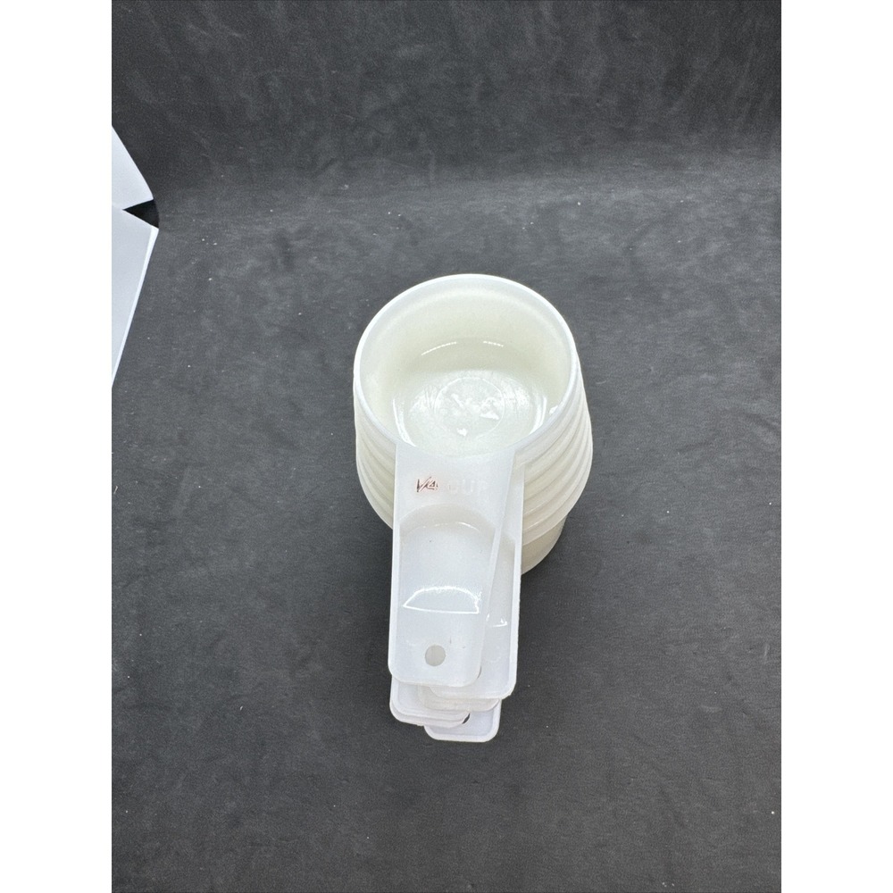 Vintage Tupperware Set of 6 Nesting Measuring Cups – White 761-765